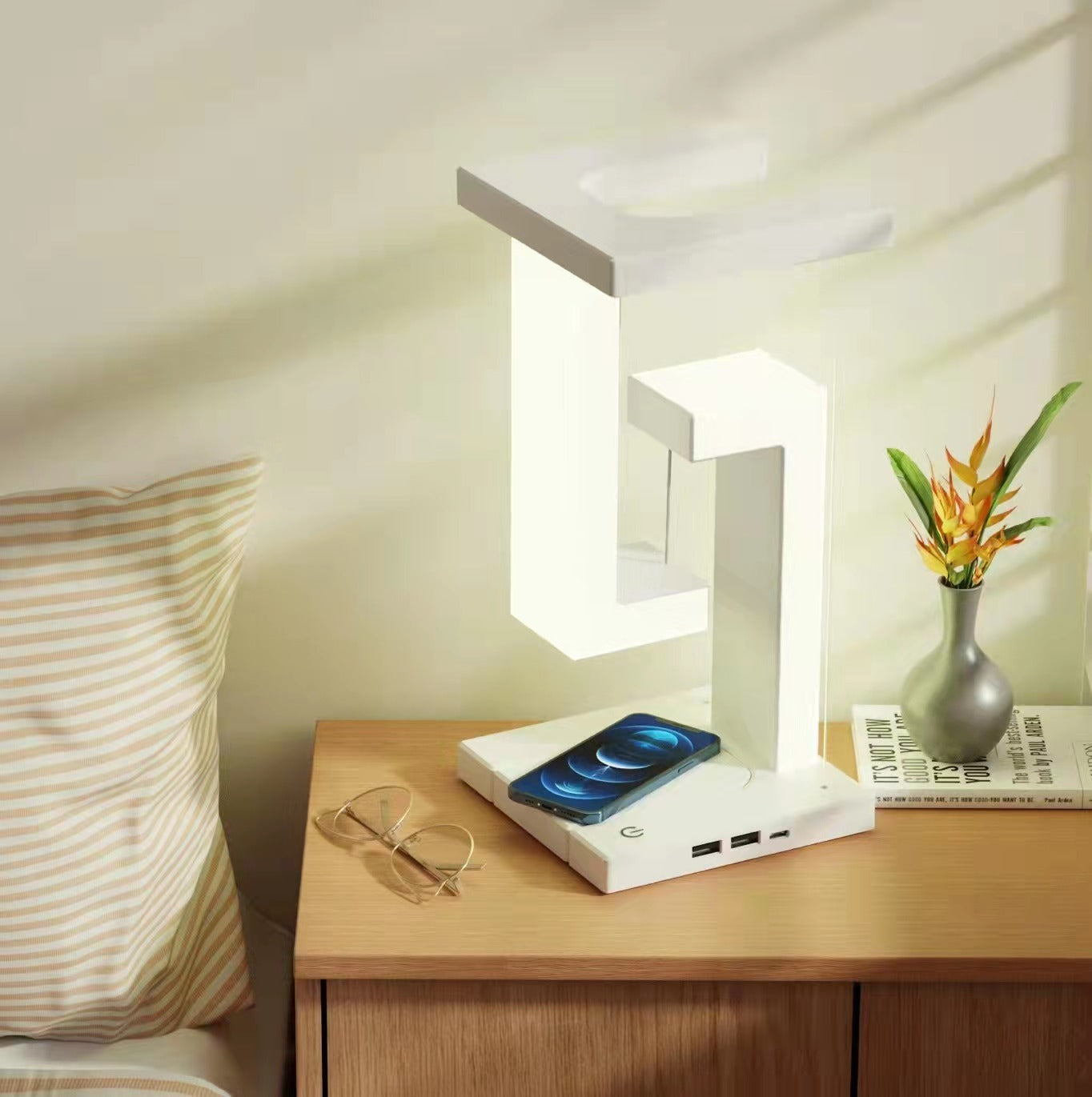 Creative Floating Balance Lamp – Smartphone Wireless Charging Suspension Table Lamp for Home Bedroom